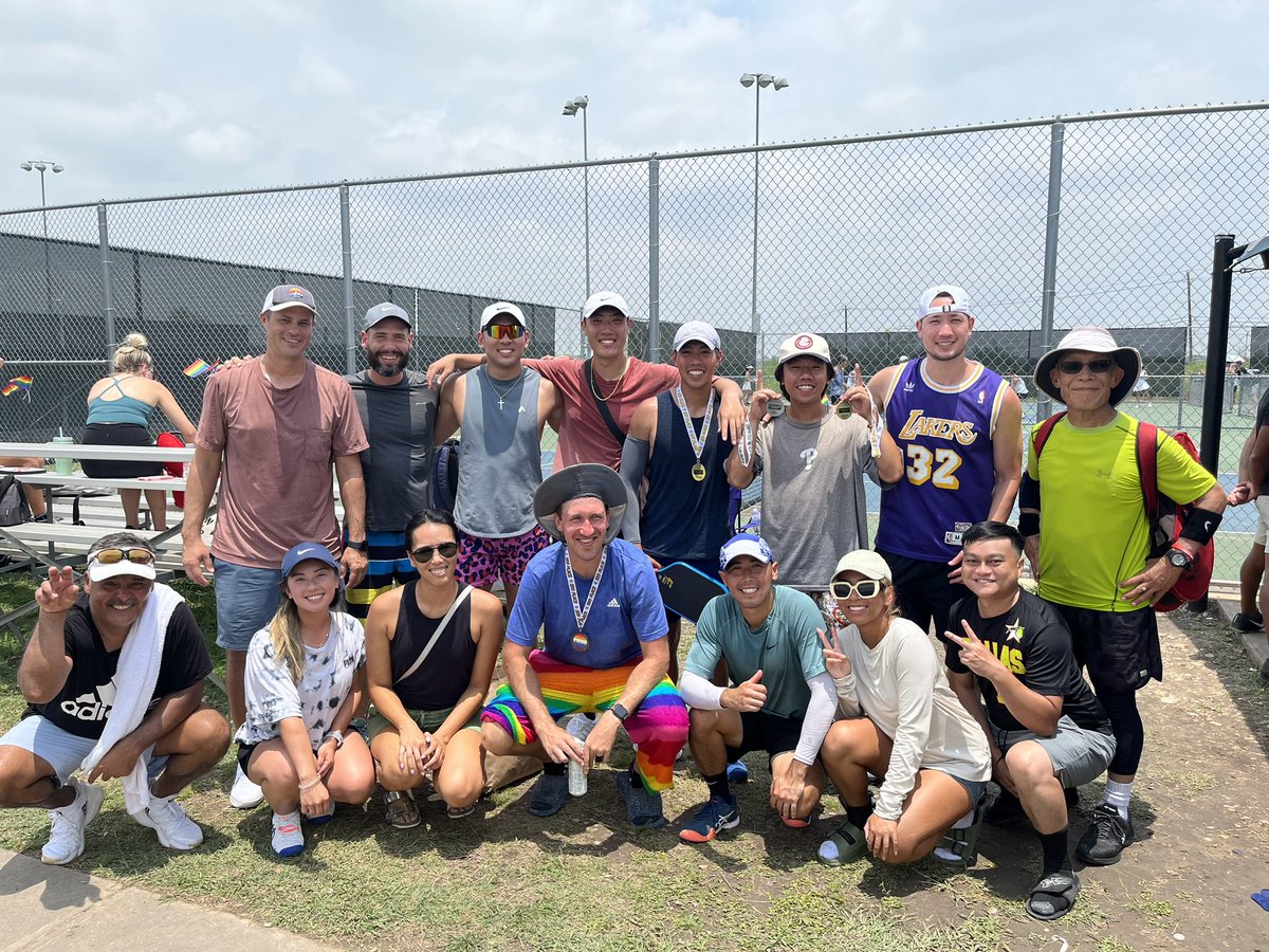 _Deancuisine's tweet photo. Whole squad winning this weekend. Last day is tomorrow for mixed doubles. Congrats to all the homies that played and other competitors. One more day for me, hopefully can get another piece of hardware. LFG VetMem Team https://t.co/IvAuHh101w