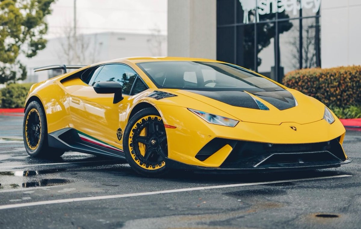 realUNICARNS's tweet photo. 2200+HP !!! 2018 Lamborghini Huracan Performante Twin Turbo for sale in the USA. More info and price on seller's eBay AD here:> https://t.co/IbeNciQdyJ https://t.co/QRXmBzmyZ3