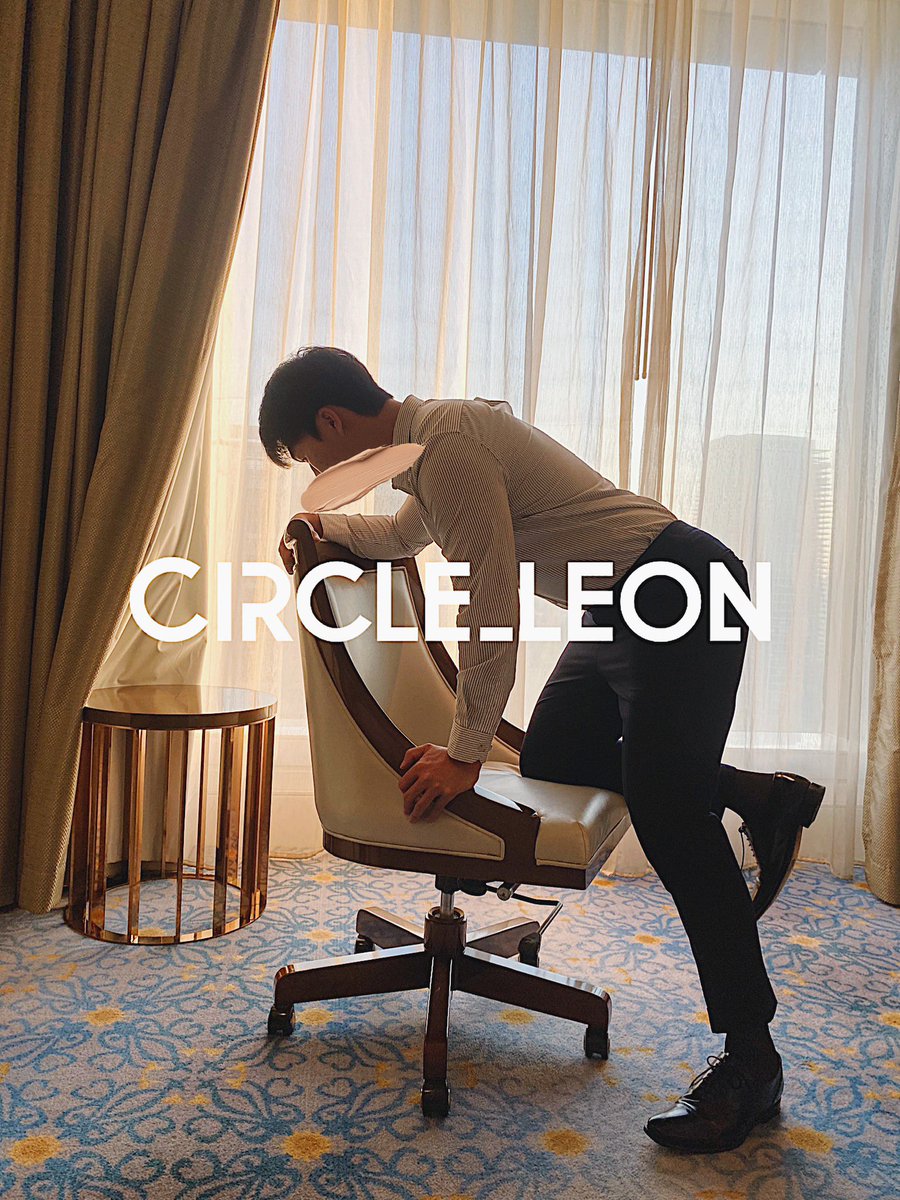 Circle_Leon_'s tweet photo. 👉左滑 脱衣服 https://t.co/6PqMO8J1n8