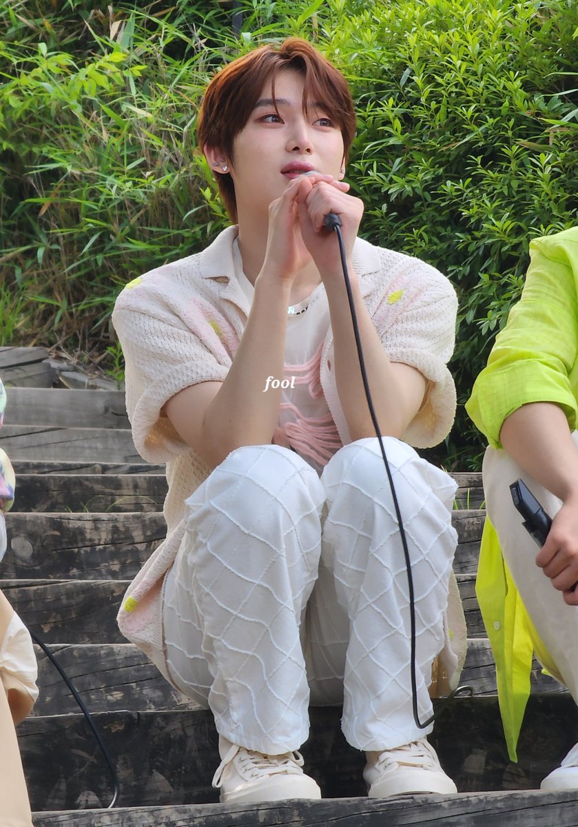 푸울 tweet media