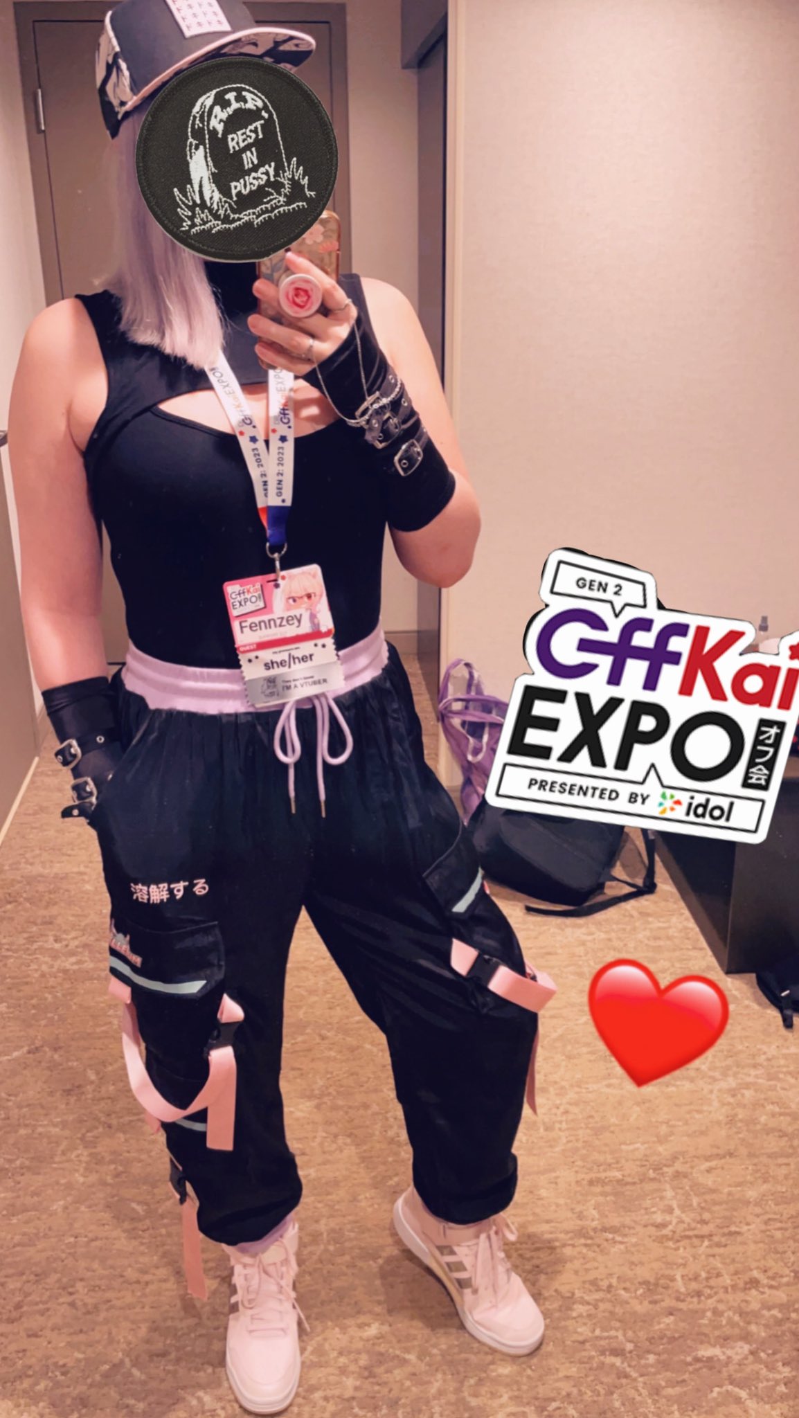 Fennzey 👑💜 | ENVtuber on X: Showing the OffKai Expo Fit, I'll be at the  VTRainbow booth (P) all day today and tomorrow! Come say Hi if you want (:  t.coL2YcFtFsBh 