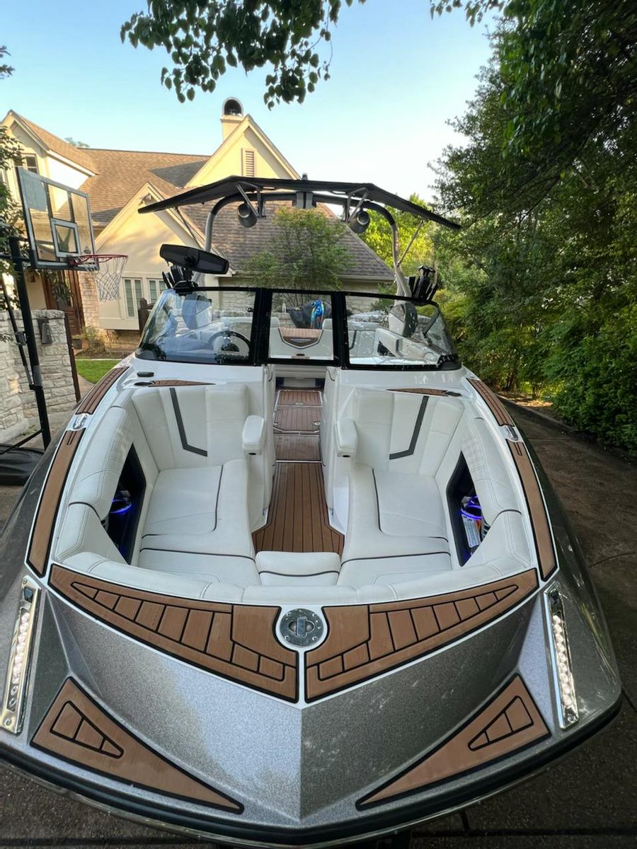 2019 Nautique G23 with 380 hours on the PCM 6.2L motor in Austin, TX for $174,500.  Find this boat and more inboards on OnlyInboards.com #2019nautiqueg23 #austintexas #nautiquetexas  onlyinboards.com/2019-Nautique-…