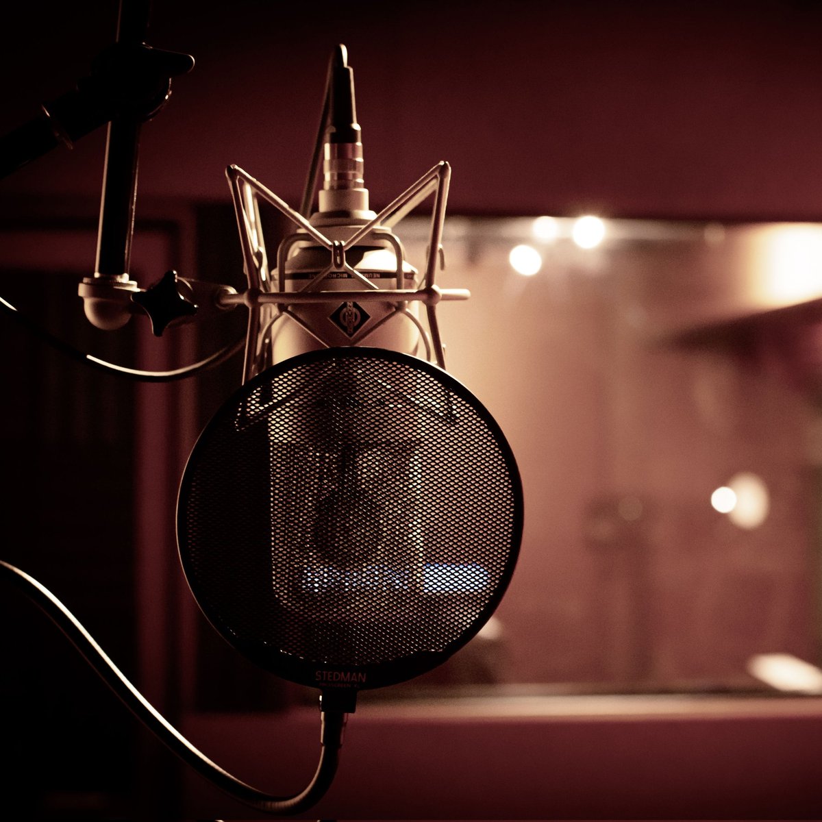 MusicMMasters's tweet photo. All of an artists creativity happens in the studio. But what happens when the artist needs their creativity heard? 
#MusicMarketingMasters is here!!!! Want your music marketed and promoted to the prominent brands and names of the music industry? Submit an email to find out more! https://t.co/MfbCNWWWSp