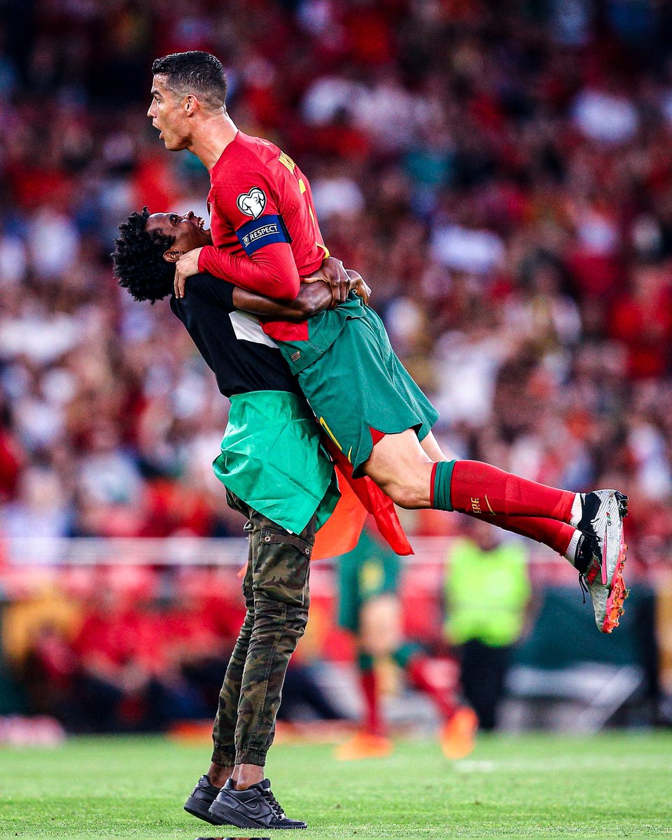 Absolutely  Ronaldo 💯🇵🇹🫣🫵
That picture goes hard...😍
#Ronaldo #Portugal