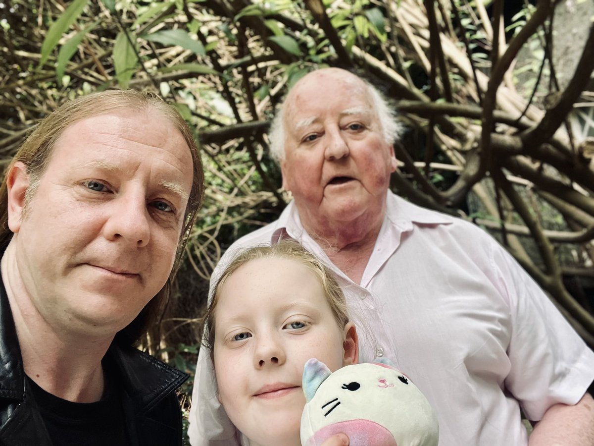 Junior completed another term @Gaietyschool and it’s super great for her and any kid.  They do amazing work. 

To celebrate we took off on a multigenerational tour to @MalahideCastleG.  Myself and junior completed the fairy trail.