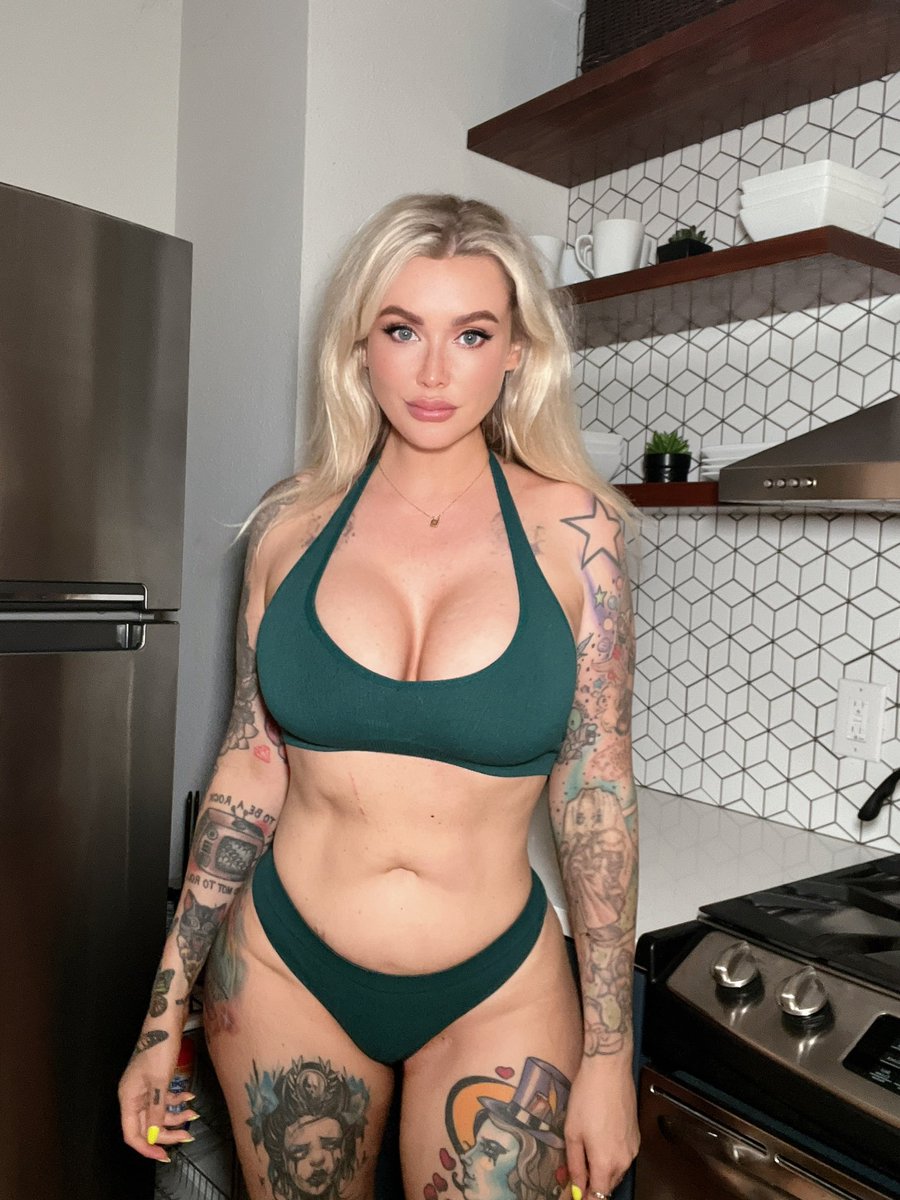 Patrick on Twitter: "RT @milktank69: http://onlyfans.com/lauralux join