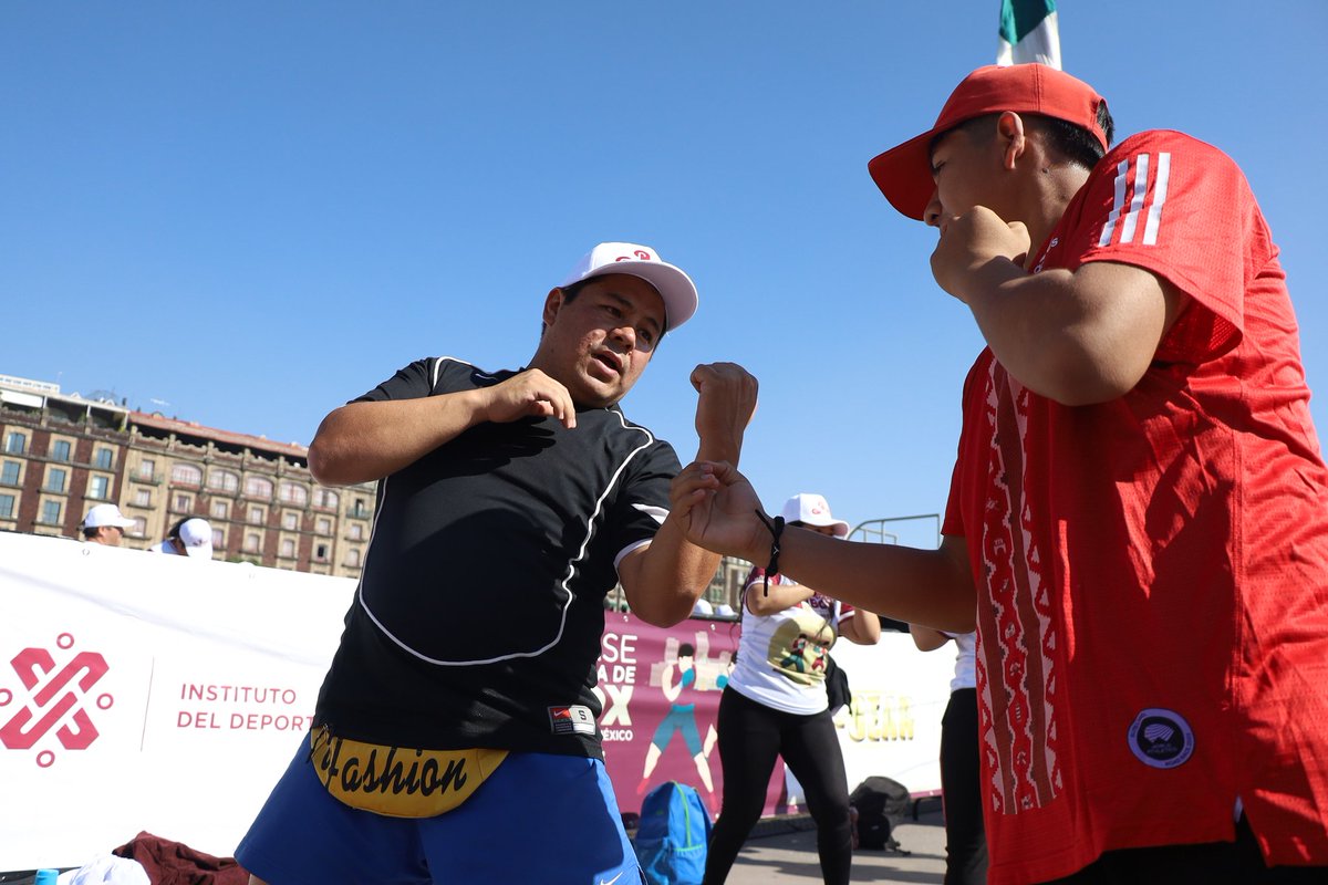 BoxeoCDMX's tweet photo. Hicimos historia con la #ClaseMasivaDeBox 2023. https://t.co/P0EQBbqDJK