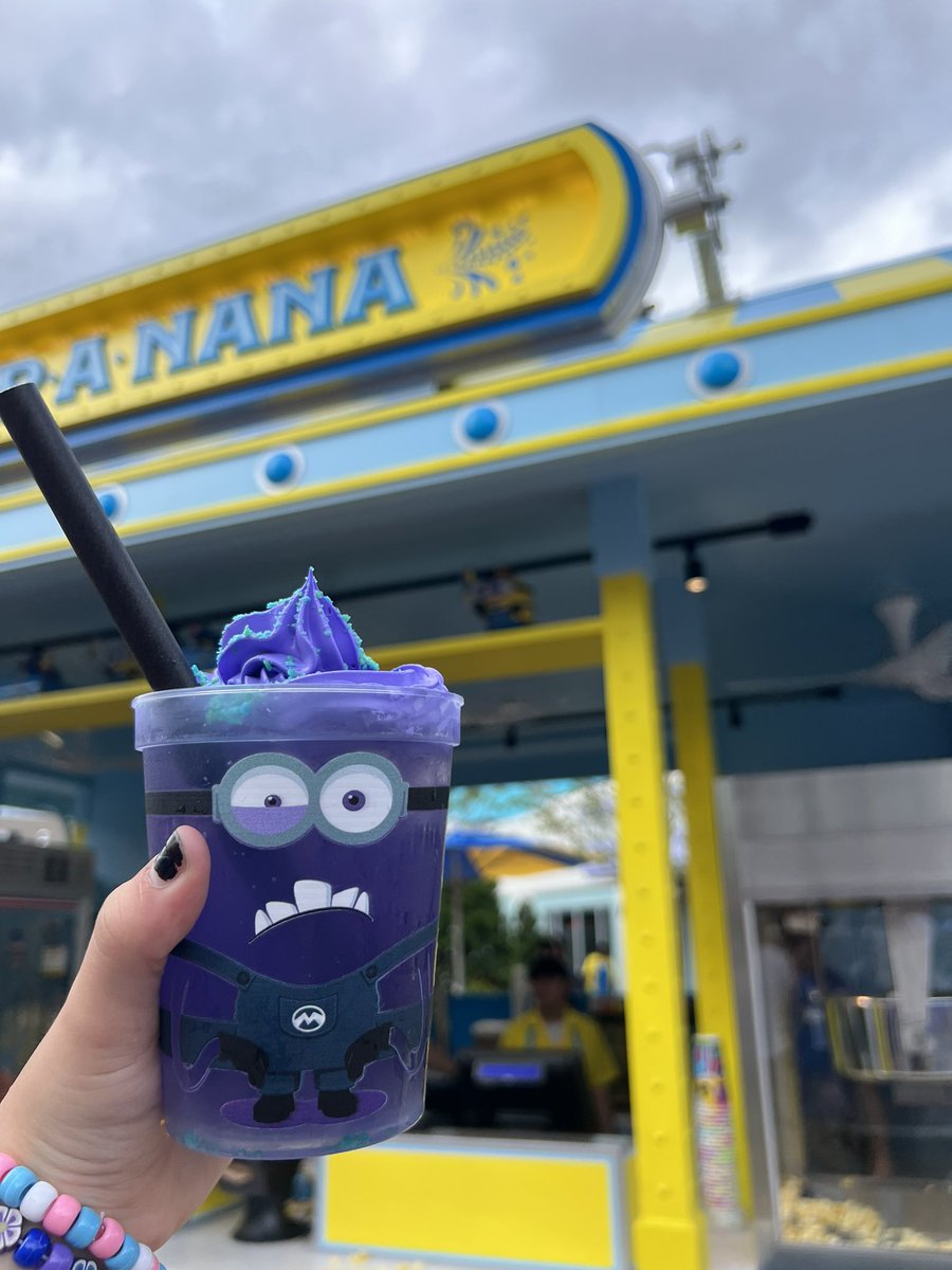 this is the BEST theme park drink i’ve ever had. SOOOO GOOD @UniversalORL