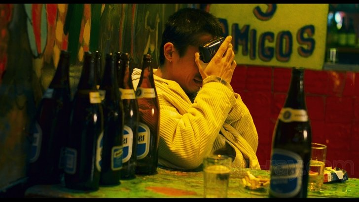 discontentisimo's tweet photo. acabo de llegar
no soy un extraño
conozco esta ciudad
no es como en los diarios desde allá

dos tipos en un bar
se toman las manos
prenden un grabador
y bailan un tango, de verdad https://t.co/esM2d79Uot