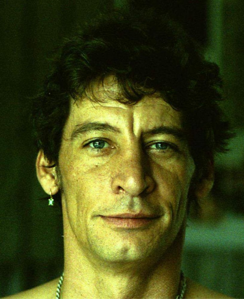 Happy Birthday to the late Jim Varney

When he wasn\t playing Ernest, he was extremely sexy! 