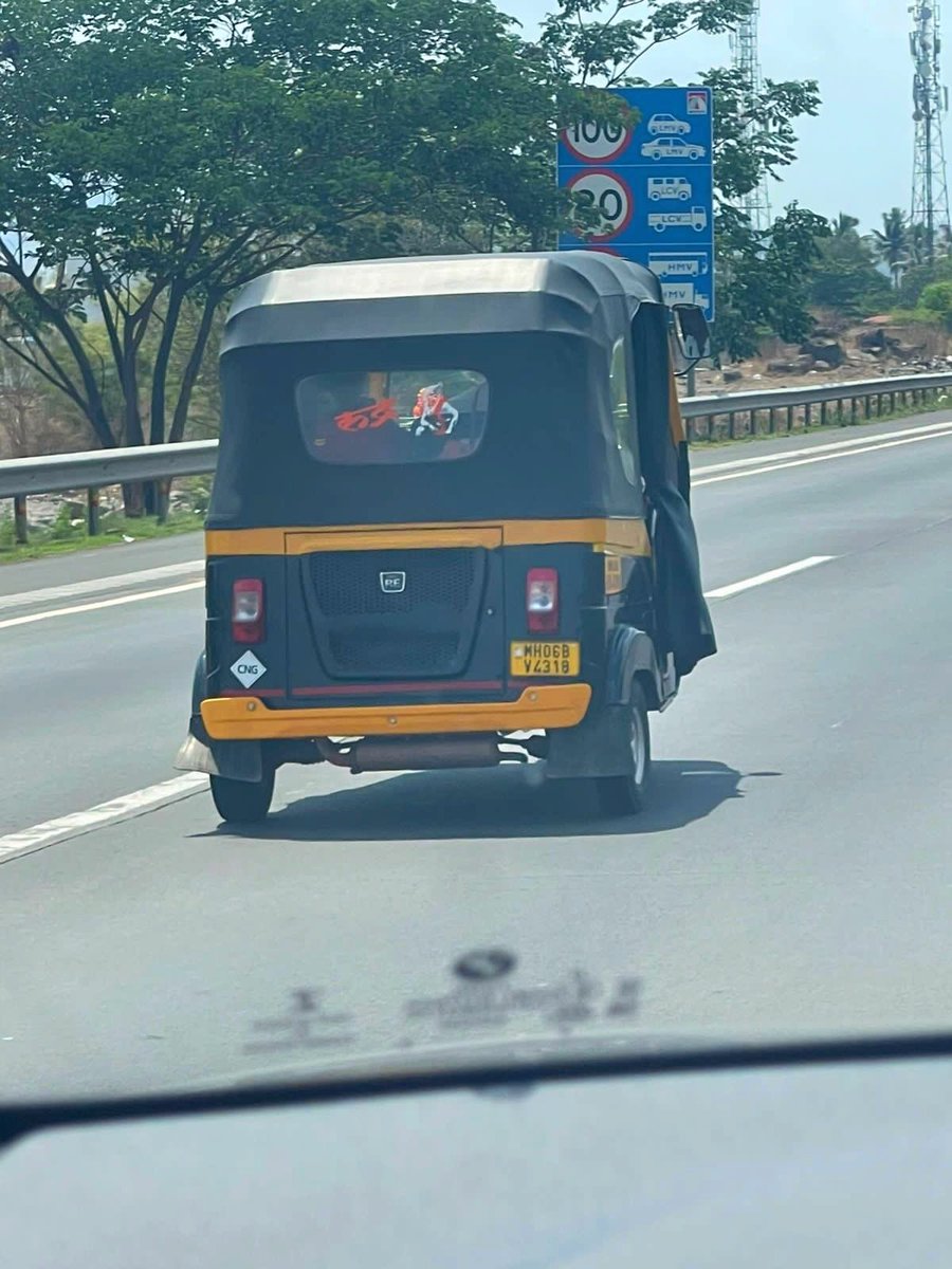 mumbaimatterz's tweet image. Good News.

Now you can travel in a Auto Rikshaw from #Mumbai to #Pune via the Expressway..

BTW what's the speed limit?

What say @MTPHereToHelp
@PuneCityPolice @puneruralpolice