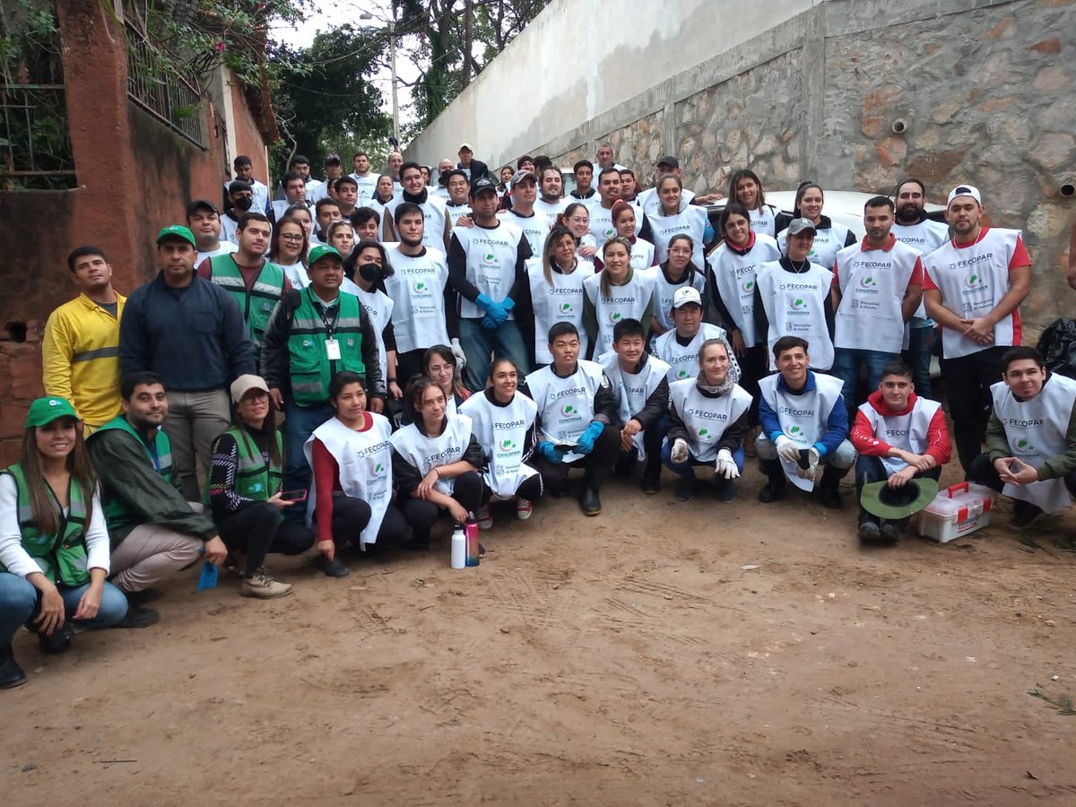 fecopar1's tweet photo. Jóvenes colectaron 27 mil kilos de basura del Arroyo Mburicao. La iniciativa fue propiciada por comités juveniles de FECOPAR y @PYCONCOPAR, y se tuvo el apoyo de @AsuncionMuni https://t.co/S5NTGu2lIx