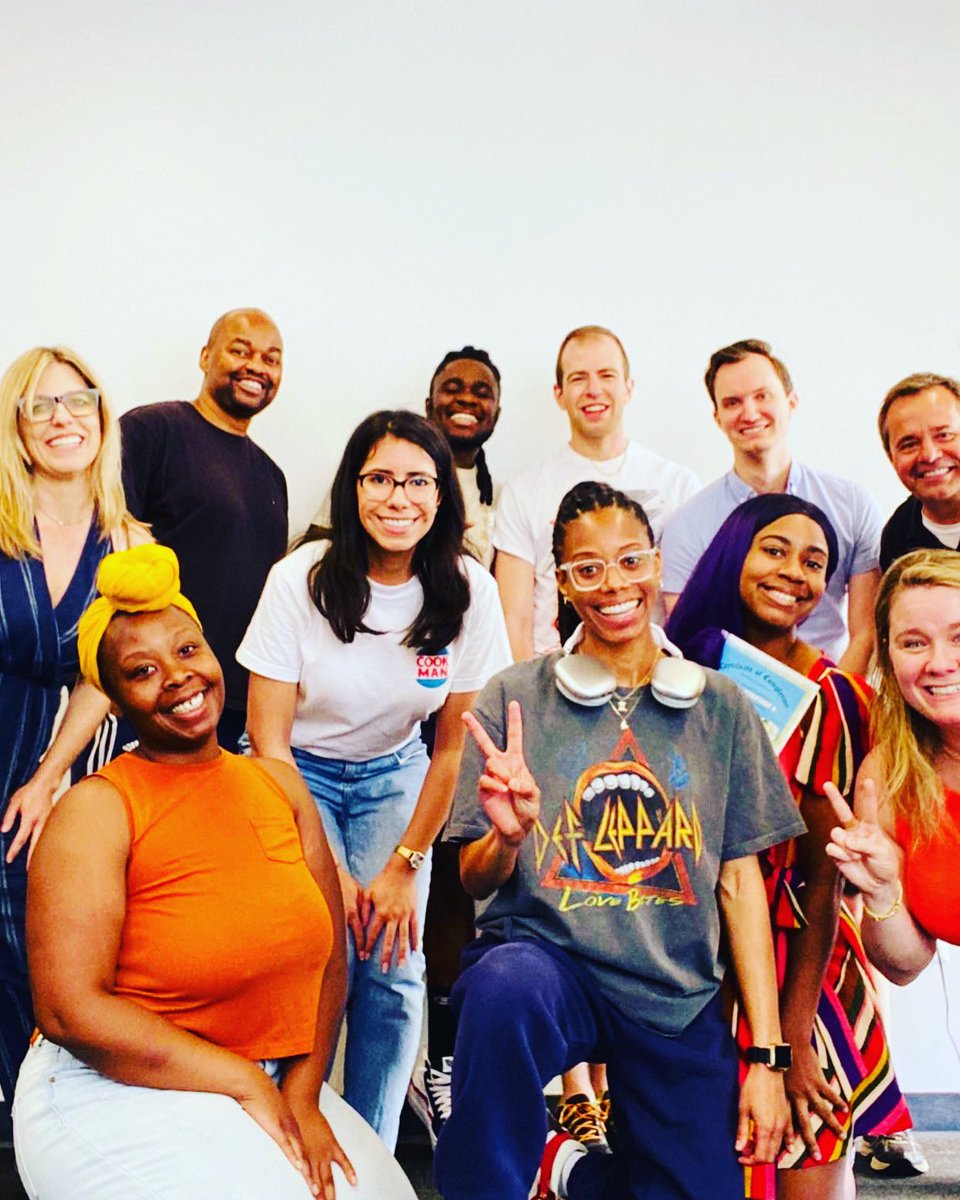 mrjosephnkelly's tweet photo. I had an amazing time improvising with this talented group of people. #groundlings #thegroundlings #actorslife #manifest #improv https://t.co/6mHwrIiGTZ