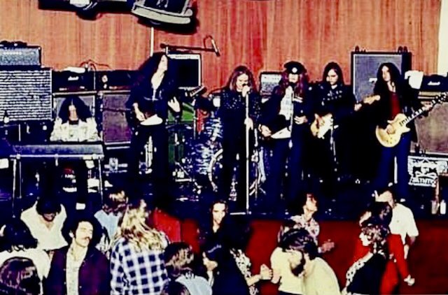 Dancing to <a href="/Skynyrd/">Lynyrd Skynyrd</a> at <a href="/TheWhiskyAGoGo/">Whisky A Go-Go</a> in January of ‘74. #LynyrdSkynyrd #RonnieVanZant #Freebird