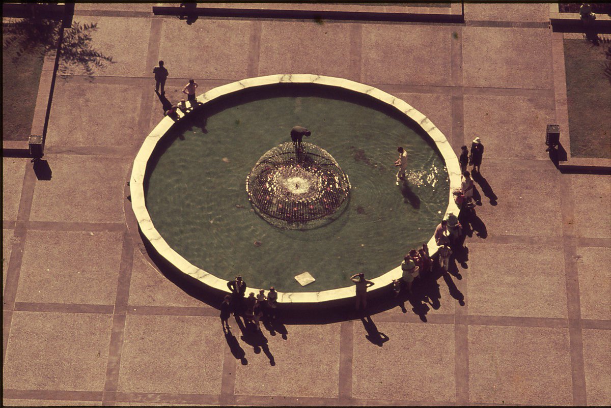 eric_riddler's tweet photo. #FoundSlideHoliday King George Square fountain from City Hall tower, Meanjin Brisbane, Turrbal country, 11 May 1971 (photographer unknown) https://t.co/pdSWvWJf2y