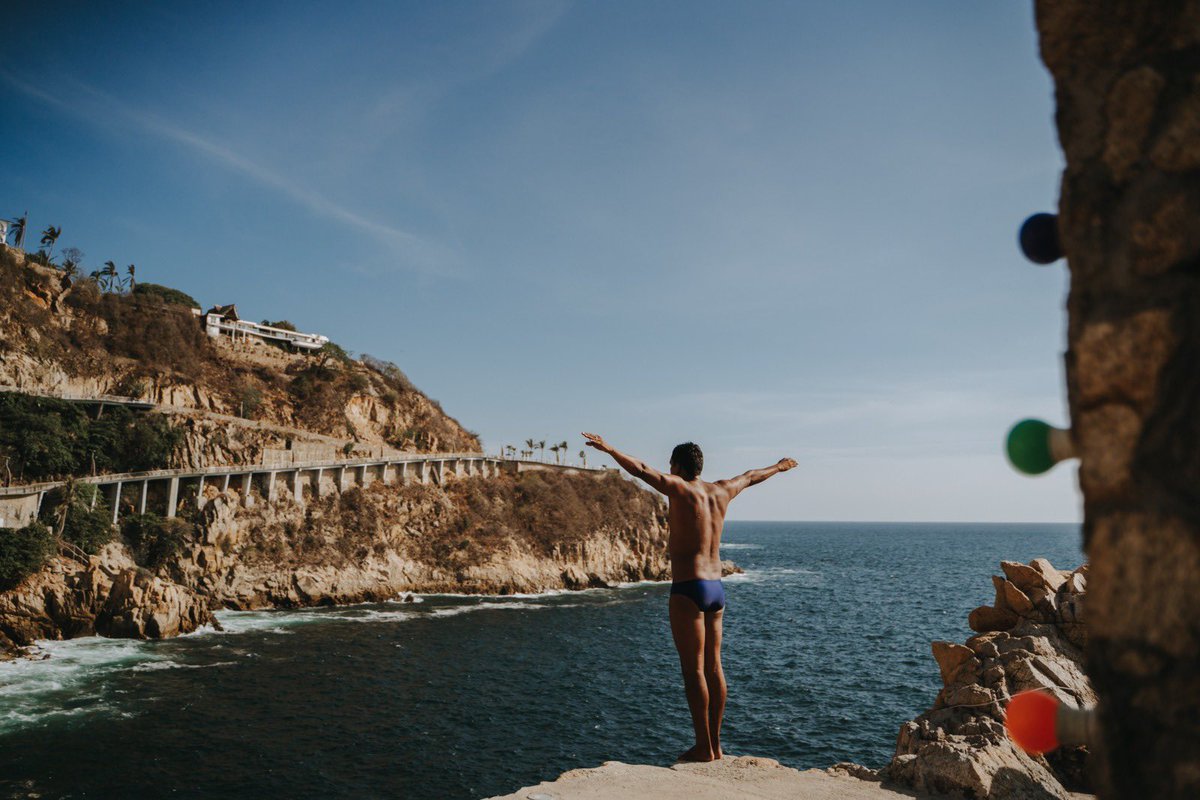 Sectur_Guerrero's tweet photo. Las playas de Acapulco son el escenario perfecto para vivir momentos inolvidables. 

☀️Acapulco tiene magia✨, 
te compartimos la belleza de nuestras playas y la espectacular Quebrada de Acapulco🌴. https://t.co/YretaW49z2