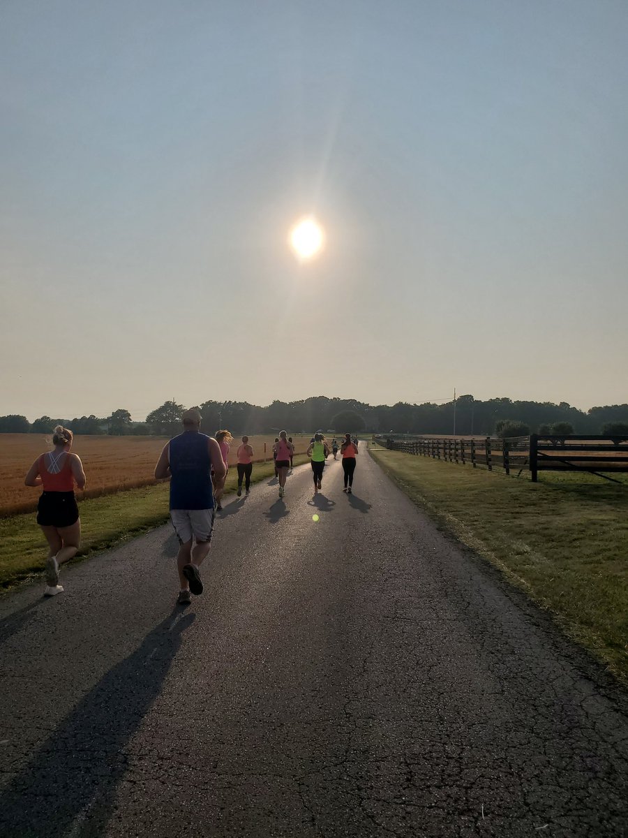 Double the races, double the fun.

🏃🏼‍♀️Bell Buckle 10 Miler
🏃🏼‍♀️Stuff The Bus 5k

#bg262 #5k #runlocal #localmatters #runforacause #bgky #stbky #bellbuckle #bellbuckletn #raceweekend #racedayready