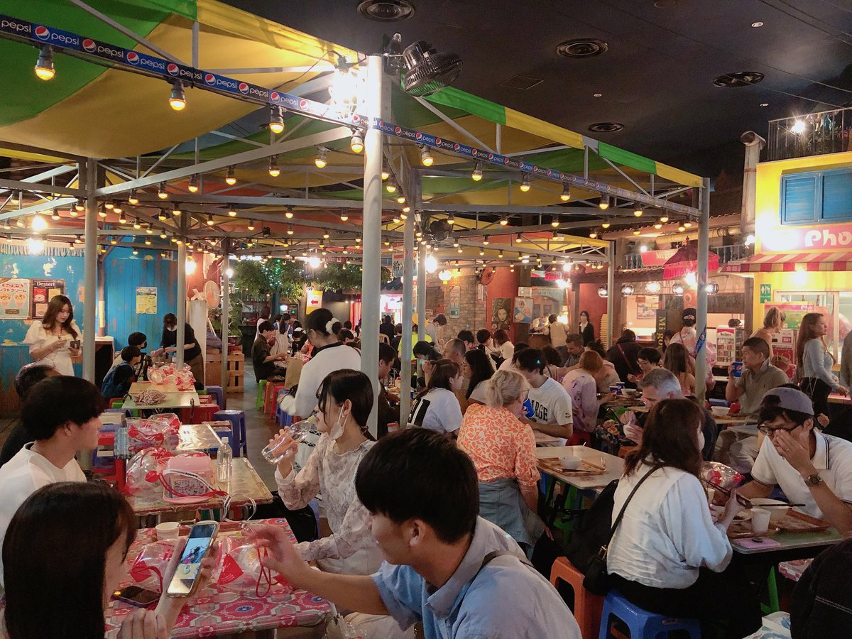 SBMS_FCS's tweet photo. The food court in the Cup Noodles Museum-you can taste different noodles around the globe following the Noodle Road. I always love Tom Yam Kung noodles! The first picture is Cup Noodles Ice Cream, flavored with the actual Cup Noodles ingredients.

#japantrip #cupnoodles https://t.co/B0TFmwGDY6