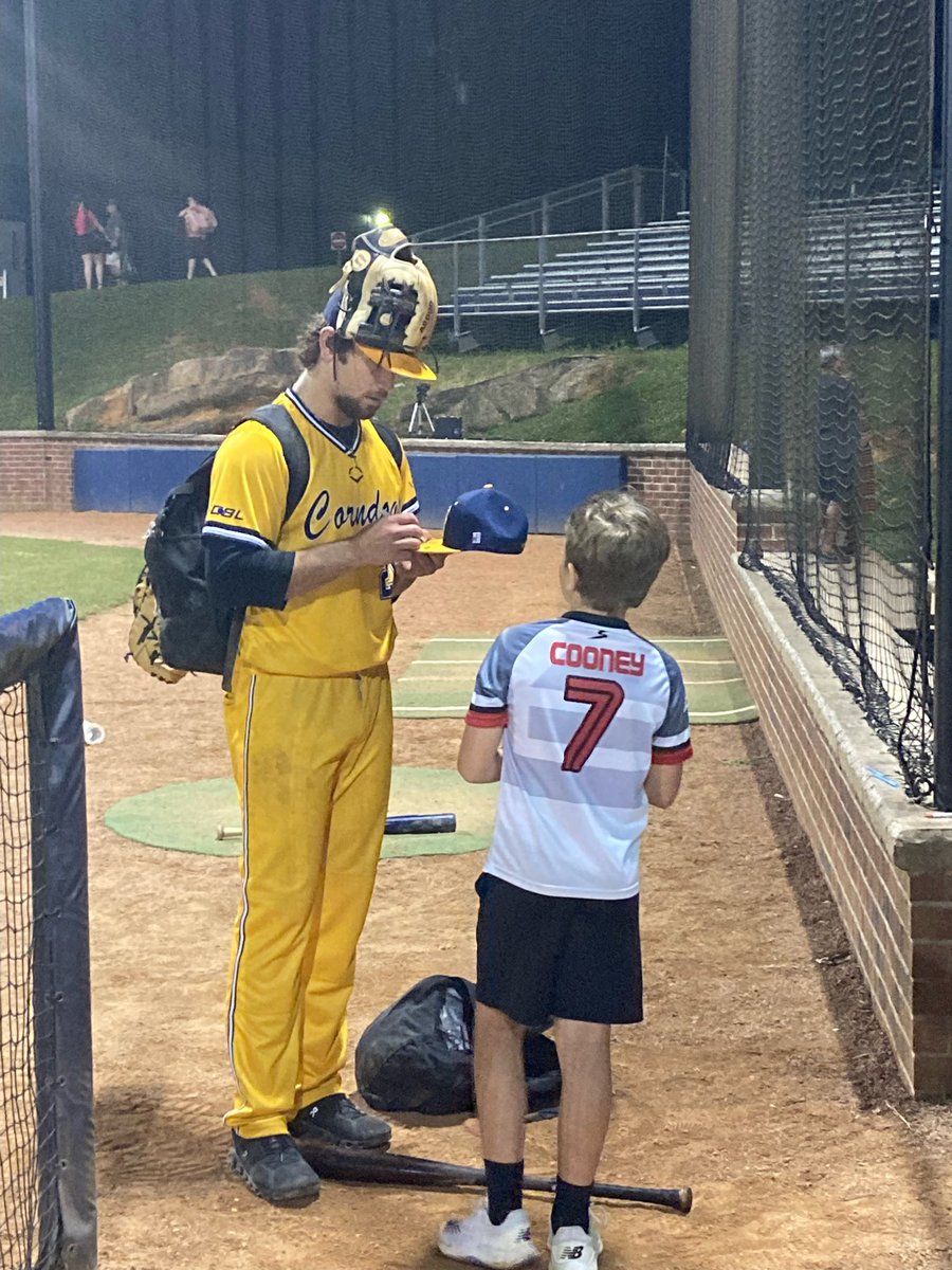 Great night at the Fryer! This is what it’s all about. @wilsonhm15 #CorndogsBSB || #RollDogs