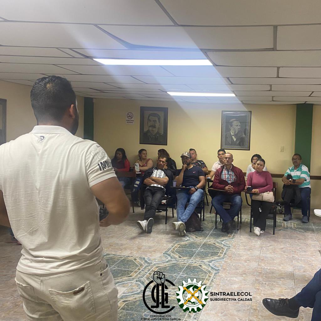 CorporacionJLOG's tweet photo. Esta tarde acompañamos una fructífera reunión informativa con los trabajadores de @EMASManizales afiliados a la organización sindical #SINTRAUNICO | sigue creciendo la afiliación y el convencimiento de la necesidad de organizarse para mejorar las condiciones e trabajo ✅🫡 https://t.co/msMs8hTm7T