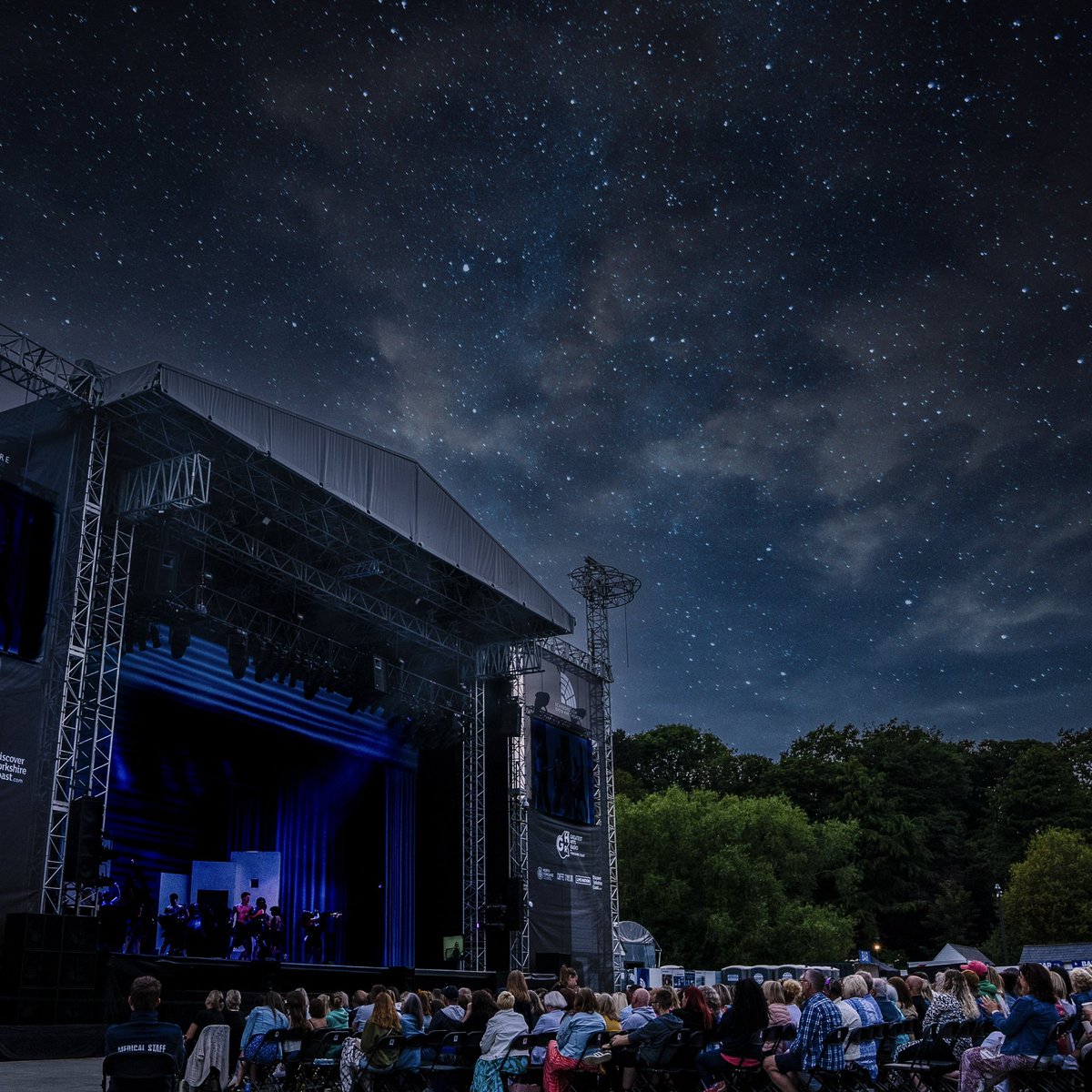 ScarboroughOAT's tweet photo. Our final evening performance of @MammaMiaMusical under the stars! Final matinee Sunday at 2.30pm. Tickets at https://t.co/SvdZ7IptzH 🎟️ https://t.co/lSBOJV4WfG