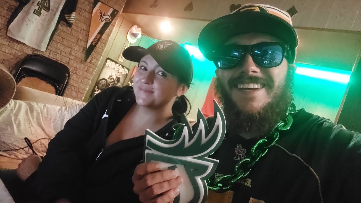 EE ROLL CALL!!! Where are you watching today's Edmonton Elks Game from?! We are watching from The Secret Spot Games Room! Go Elks!
#RepFromSectionX #DoYouEvenElks #BCLions #CFL #GoElks #YEG #JoinTheHerd 🦌