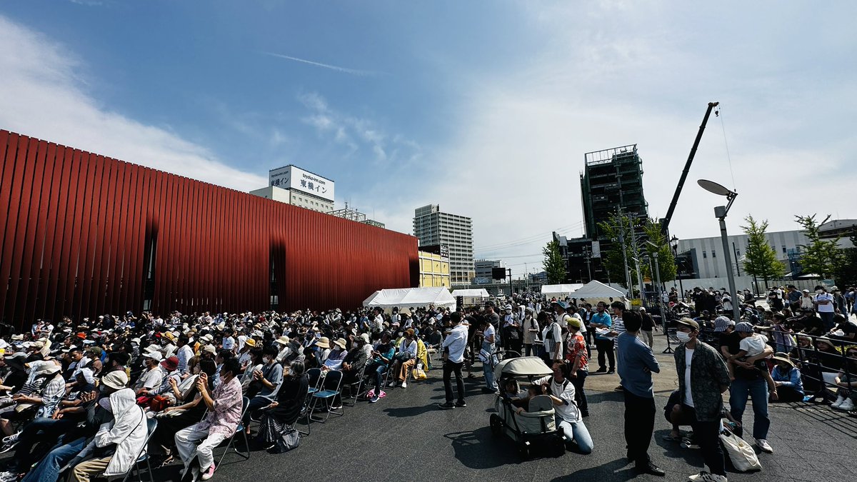 HTMusicLife's tweet image. 初日、時折強風に見舞われたものの多くのお客さんと出演者の気合の入ったパフォーマンスで大盛況のうちに無事終了いたしました。入場者数は7764名でした。多くのご来場ありがとうございました!本日もよろしくお願いします!#HTML2023