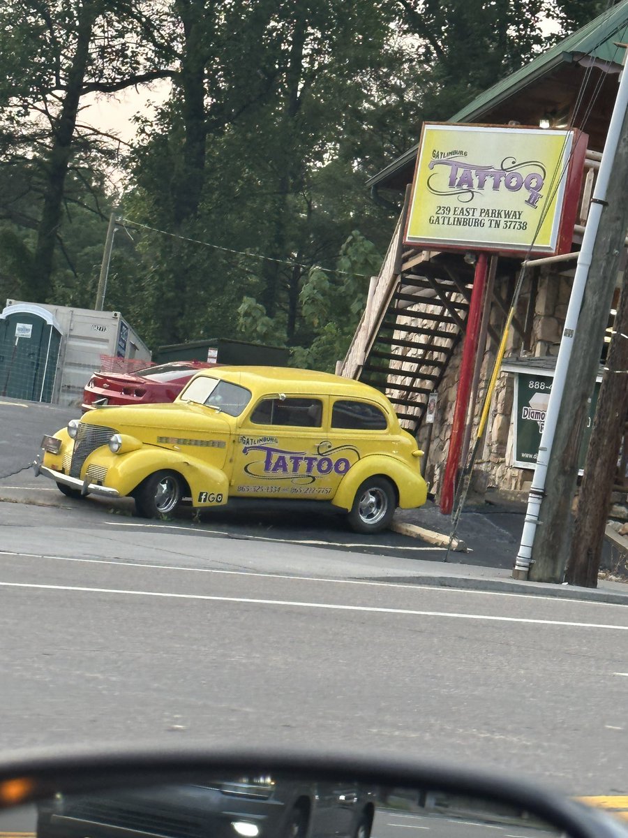 Gotta love old American cars being used as signage for a business. VERY common here in the states