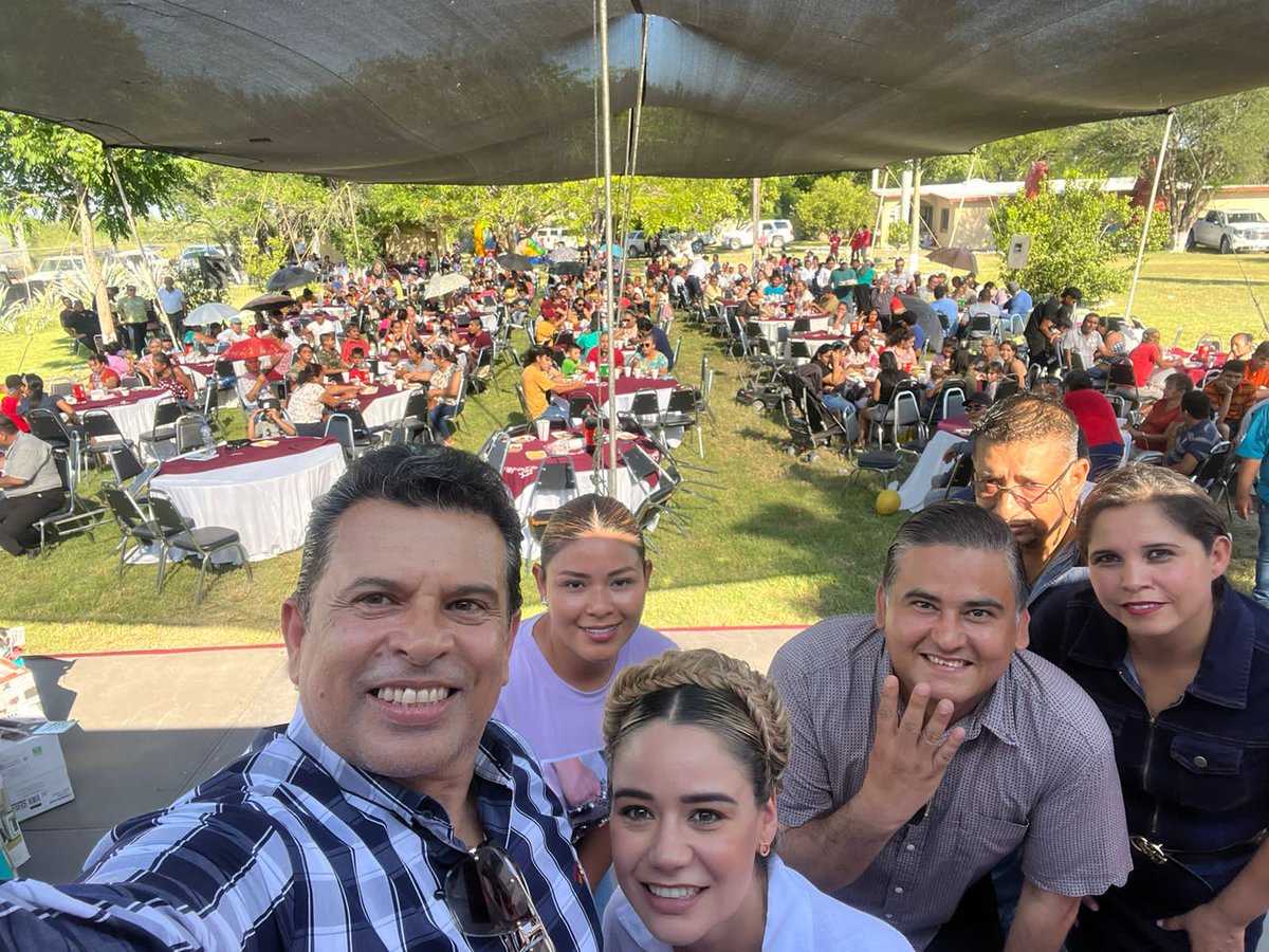 Festejando el día del padre junto con mi hermano Regidor Óscar Narváez