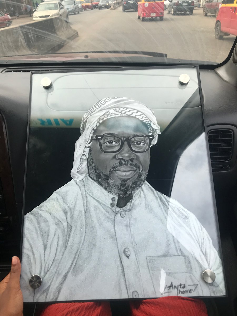 Artist_an_ee's tweet photo. @provii8 I make beautiful, luxurious portraits 😍
Please retweet 🙏❤️ https://t.co/v1YlDvk9C5