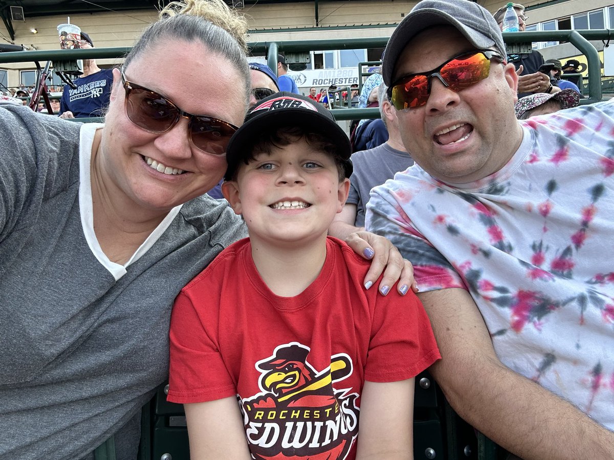 MissellDoesMath's tweet photo. Perfect night for a game! Let’s go @RocRedWings! #ROCthesummer https://t.co/UyAPYjbhqI