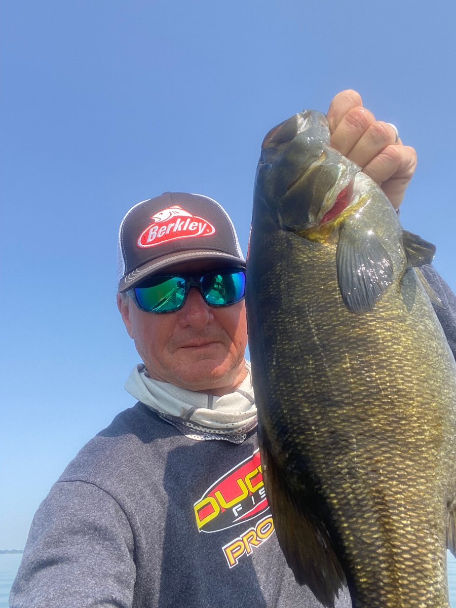 GaryKleinFishin's tweet photo. Lowrance's Active Target and a Berkley Flat worm go hand in hand for catching big northern smallmouth! #berkleyfishing #yourfishourscience #teamlowrance #highestresolution #fishitwell #theinnovativeangler https://t.co/Tn03LPUech