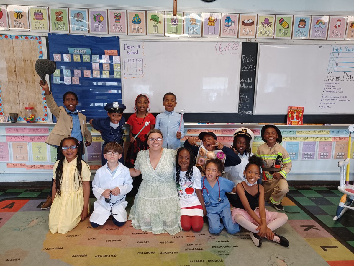 SMHschoolMilton's tweet photo. Grade One students presented their Community Helper projects to their parents by sharing one fact about the community helper that they researched, and then the students entertained the crowd with a few special songs. @bostoncathsupt @csoboston @csfboston #BostonCatholicSchools https://t.co/t0zeNl4PKc
