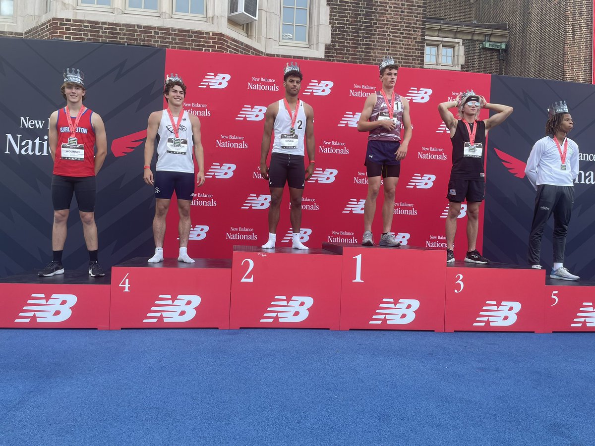 Burlington HS Boys XC/T&F tweet media