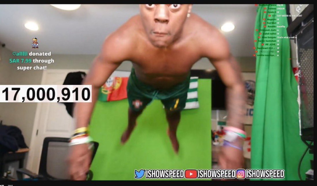 SpeedUpdates1's tweet photo. Speed graduated high school, surpassed 17M subs, and met Ronaldo in the same week! ❤️🐐 https://t.co/vlv752TGTN