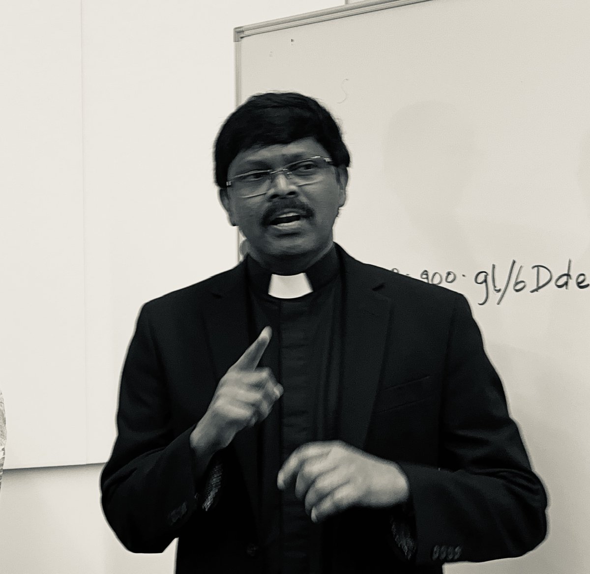 tonyr's tweet photo. #SCUgrad #SCU2023

Congratulations to Fr. Maria Joseph on your Computer Science Ph.D. ! https://t.co/FkoVN6GVj8