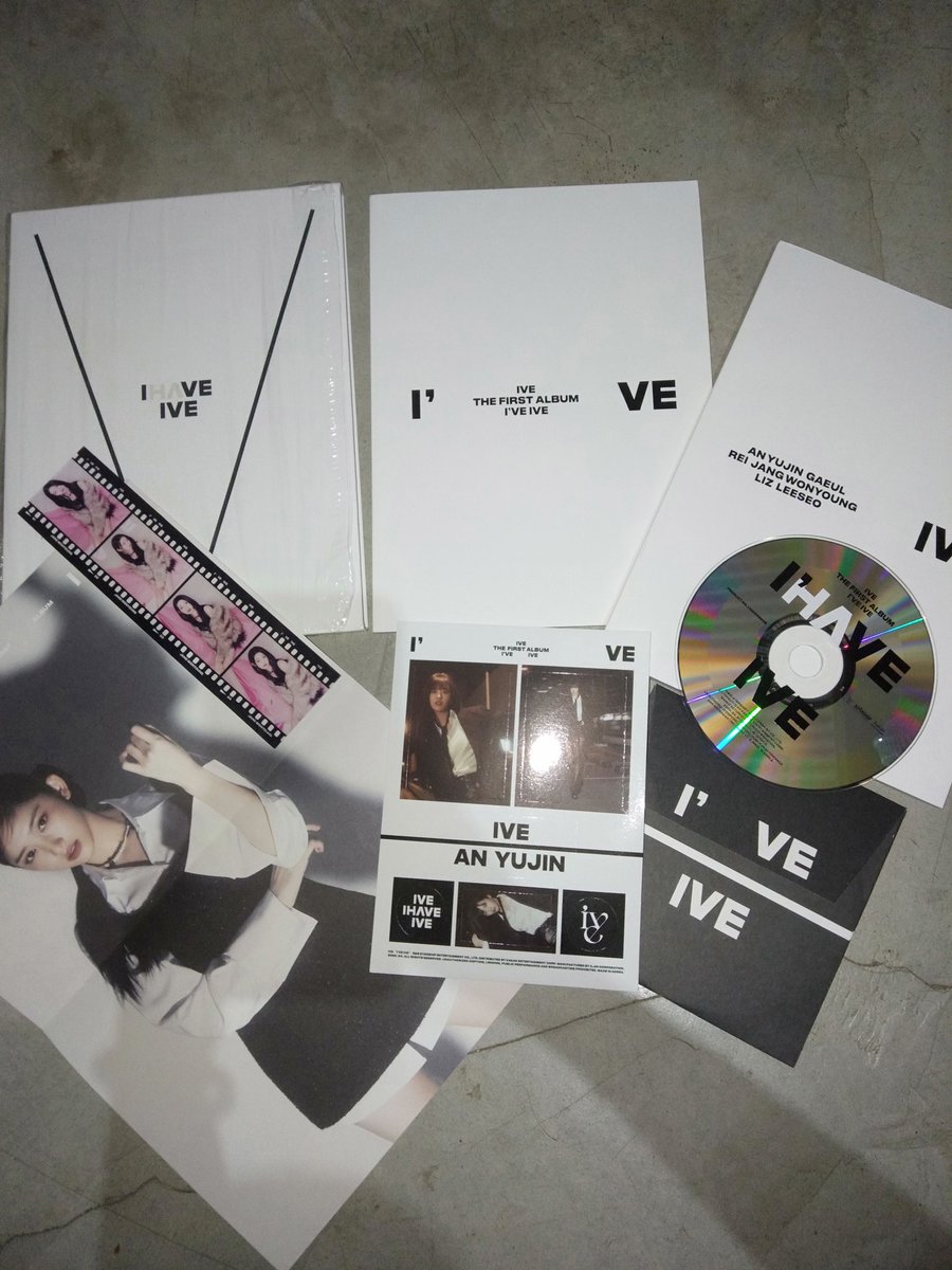 Angel_ART_77's tweet photo. Finally got my first ever IVE ALBUM😍🖤❤️
@IVE_twt @IVEstarship 

#IVE #IVEinMNL #YUJIN #GAEUL #WONYOUNG #LIZ #REI #LEESEO https://t.co/G0hpZkSVhI