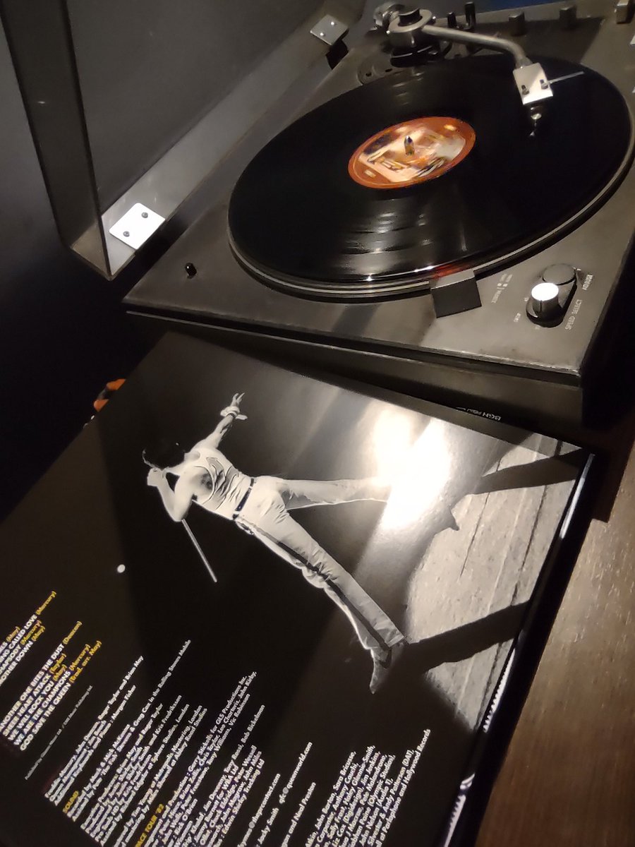 The best way to spend a cold Saturday night.. <a href="/OIQFC/">Queen Fan Club</a>