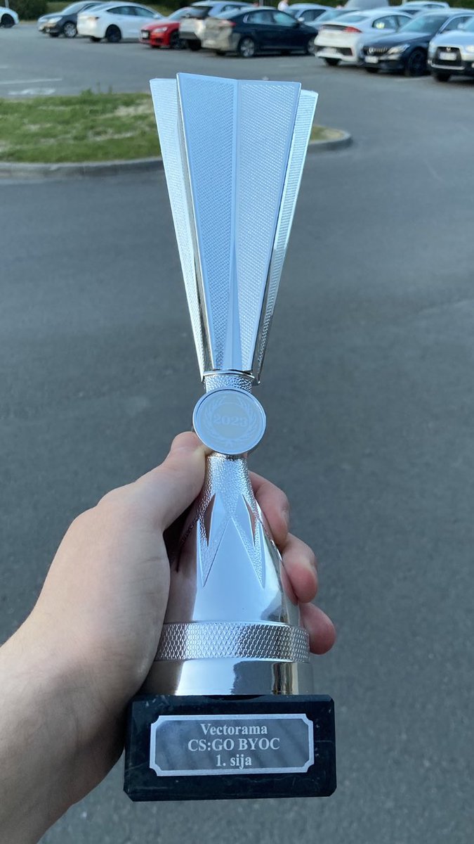 Voitettiin vectot taas 😋 <a href="/VerCSGO/">Ver🥶🔥</a> @millertcsgo <a href="/JaPPecs/">jappe</a> <a href="/Ounli___/">Ounli</a>