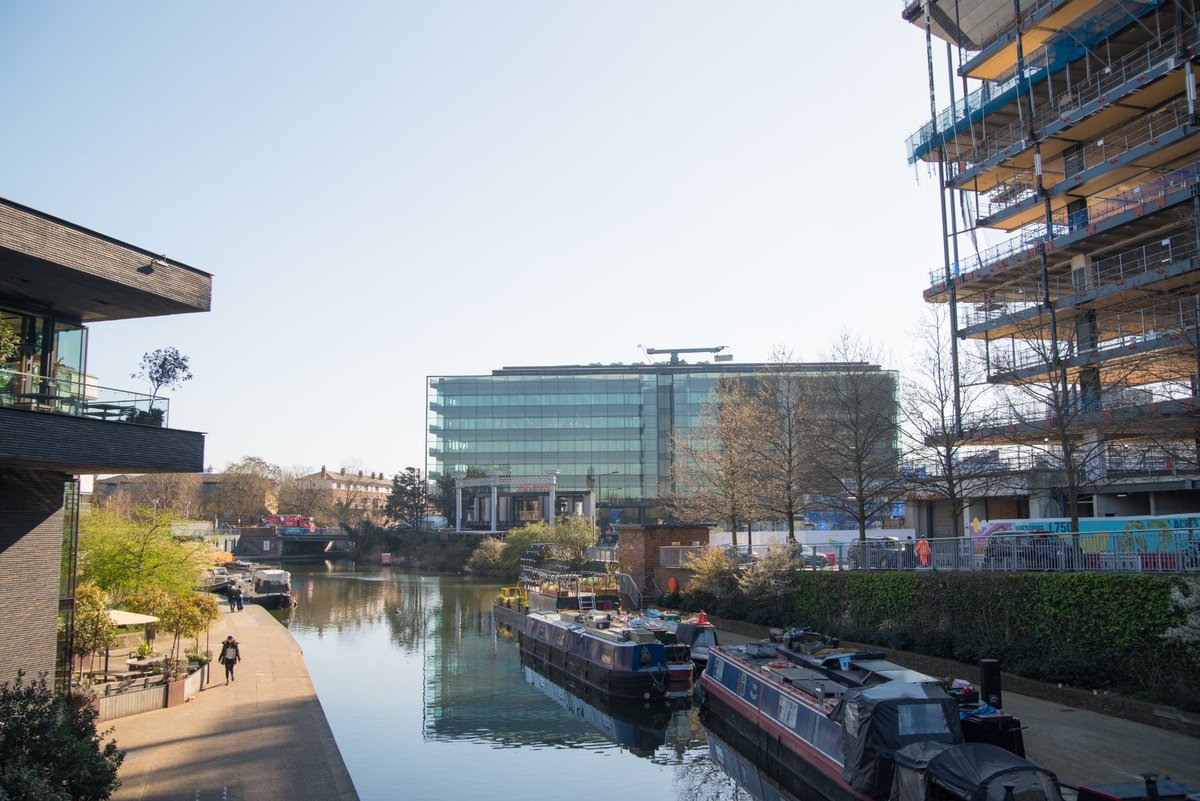 everythings' cross
#regentscanal #canal #反射 #reflection #architecture #カラフル #colourful #kingscross #ロンドン #london #キリトリセカイ #londonview #londoncitylife #cityscape #cityphotography #instalondon #ukscenery #londoner #japanphotographer #ukphotographer #D750