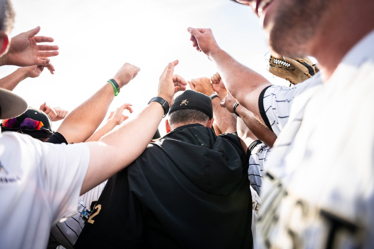 Never count out the #OmaDeacs 🎩