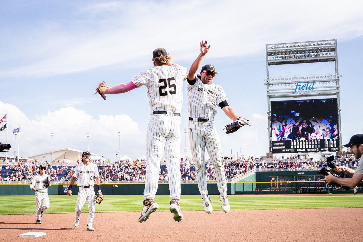 WakeBaseball's tweet photo. Never count out the #OmaDeacs 🎩 https://t.co/JtllW1FnJi