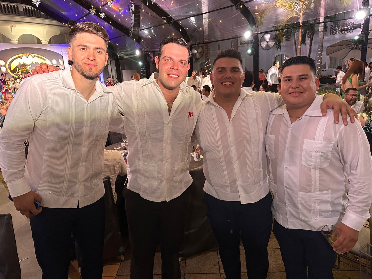 ¡Naranjeros presentes en el juego de estrellas de la #LMB! 🤩

Jasson Atondo, Roberto Ramos, Juan Pablo y Luis Márquez. 👊

#La𝐇VaConTodos 🍊