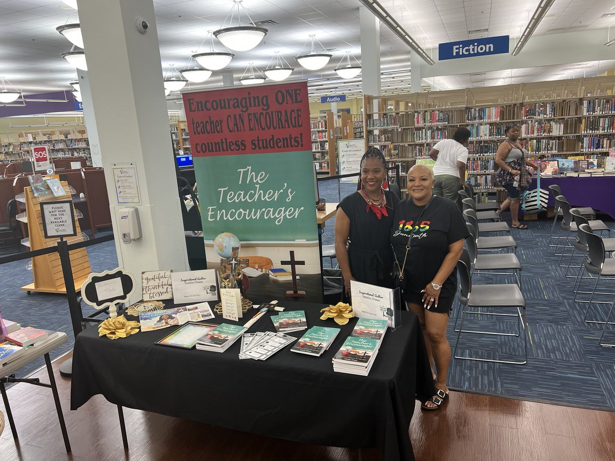 DelondaR's tweet photo. Juneteenth Celebration (1865) Supporting HESA very own Black Author Mrs. Natalie Chase “The Teacher’s Encourager”❤️💛💚🖤 https://t.co/Urdjftn6Ix