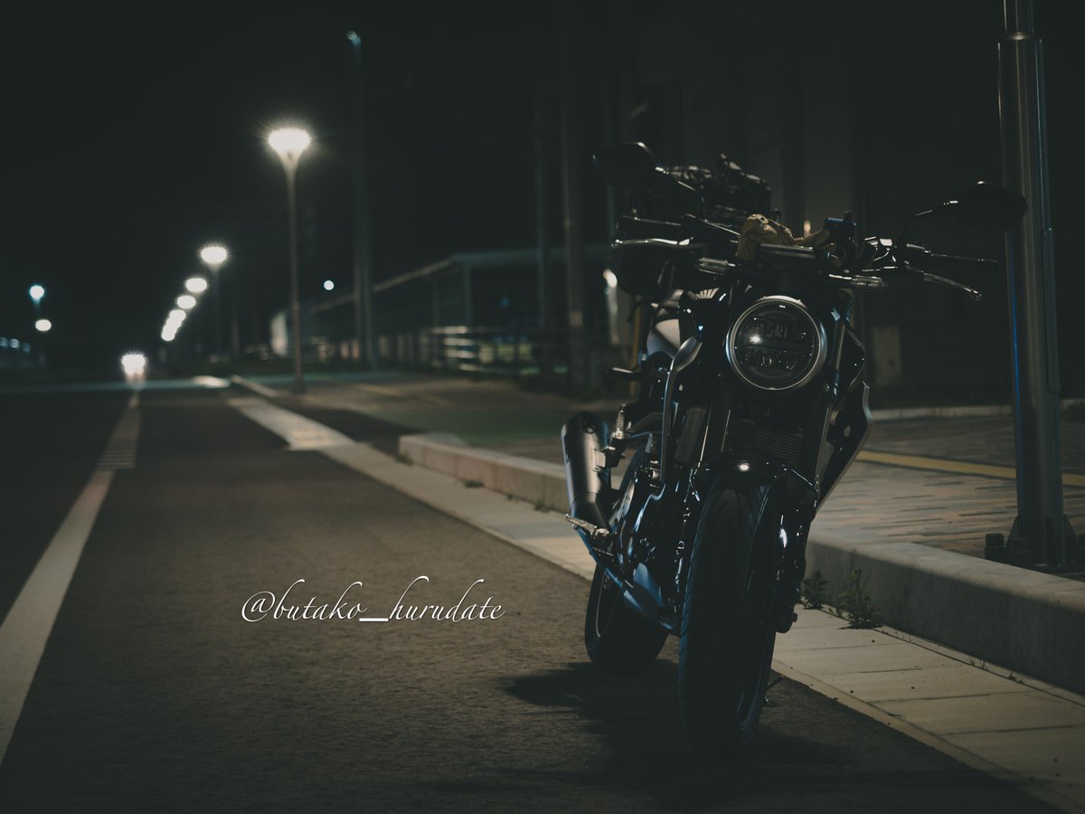 butako_hurudate's tweet photo. #バイク乗りとして軽く自己紹介
#バイク乗りとして自己紹介 
性別：男
年齢：33
住み：岩手県
車種：cb250r
車歴：レッツ4→フォルツァMF10→CB400SF→NC750→ninja250R→CB250R
武器：OM-5
必殺技：ハイレゾショット
#ファインダー越しの私の世界
#キリトリセカイ
#バイ��　#cb250r https://t.co/HiRpiNtXpu