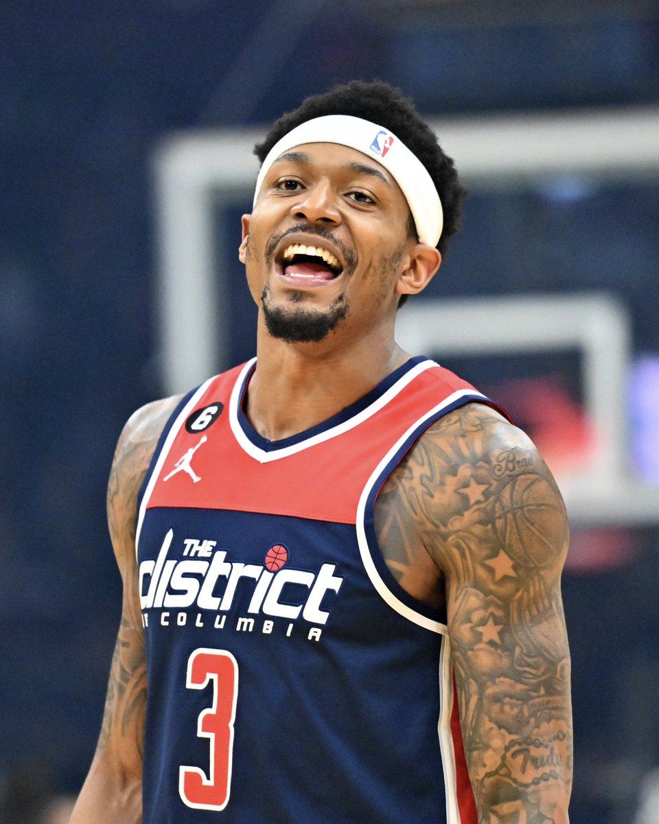 BleacherReport's tweet photo. “It’s believed” that a Chris Paul, Landry Shamet deal is “what it would take” if Beal chose to waive his no-trade clause for the Suns, per B/R’s @ChrisBHaynes https://t.co/A9T8Yv8U3F
