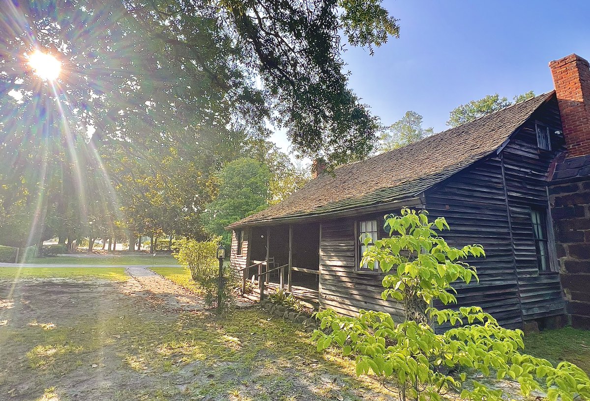 Shaw House🏠
#June2023 
Photo By: Joseph Hill🙂📸🏠

#ShawHouse #historichouse #house #historical #nature #sunlight #summer #evening #SouthernPinesNC #VisitNC #June