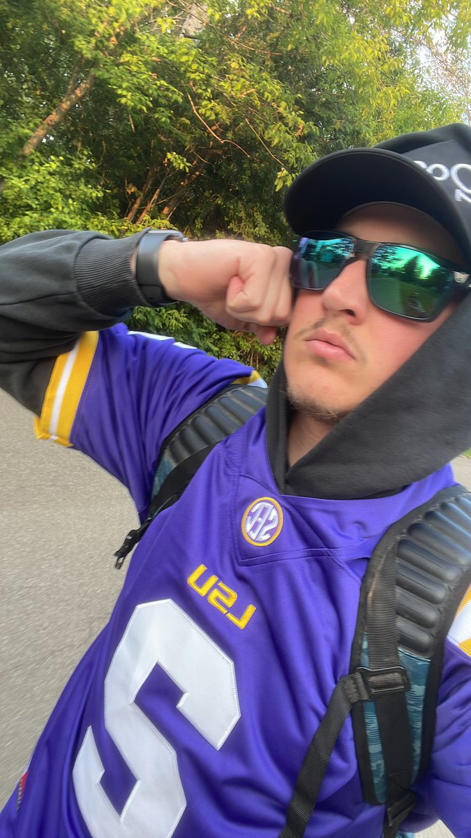 CrossyyTV's tweet photo. Reppin the @JJettas2 jersey tonight in honor of the LSU baseball team tonight 😈 https://t.co/UJC5Tch4Tv
