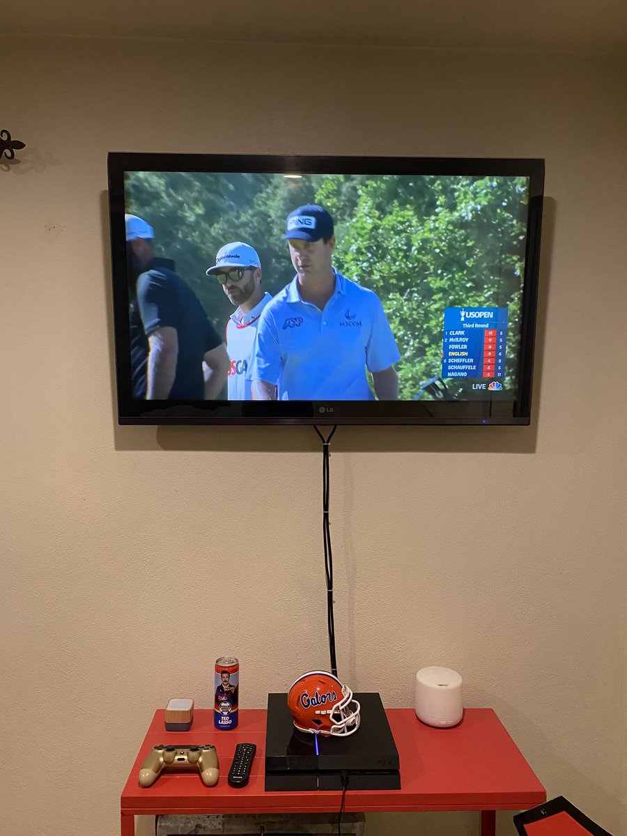GatorPug84's tweet photo. I didn’t know @Lane_Kiffin was playing in the #TheUSOpen. @Harris_English https://t.co/6g0KTYqz91