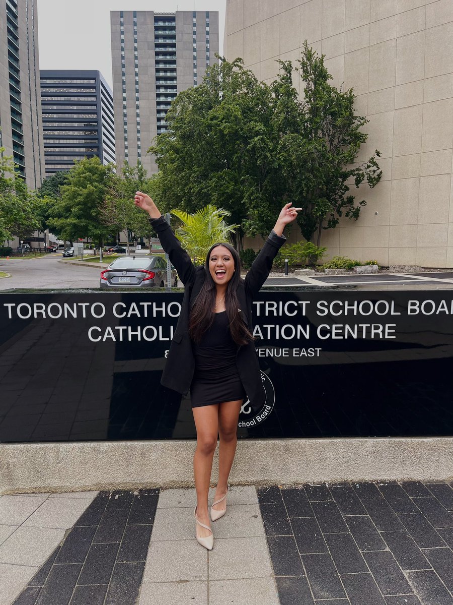 Stephanie De Castro tweet media